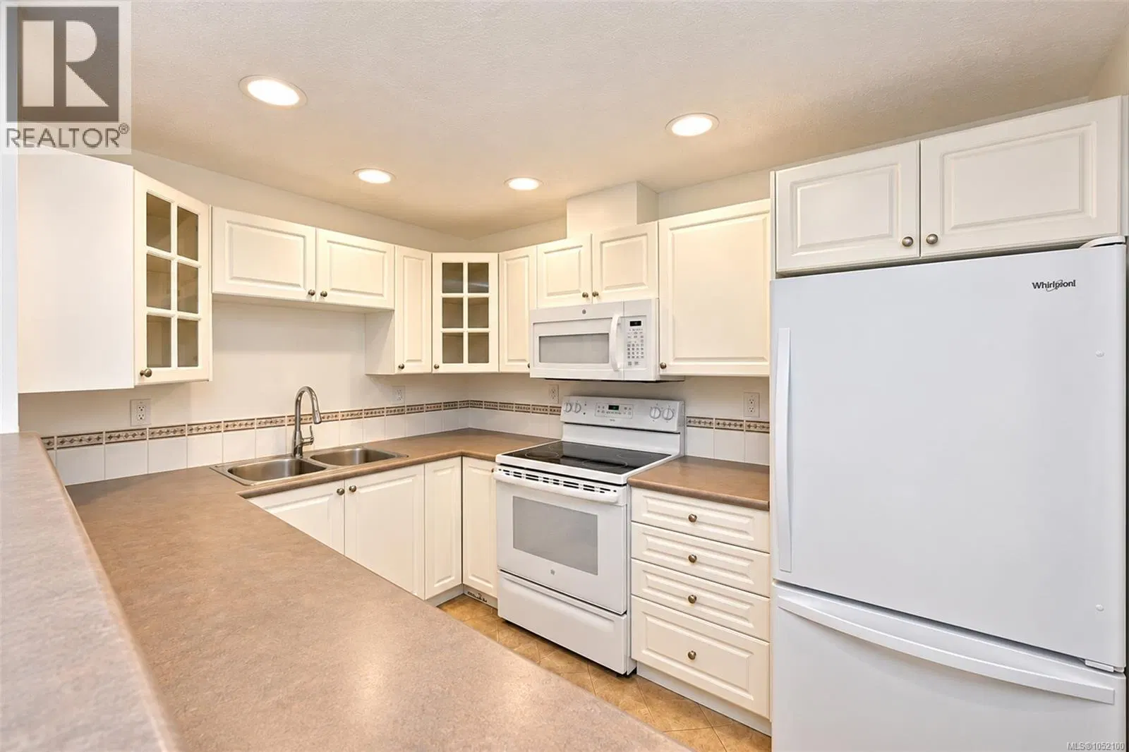Photo 3 of 37 at #109 – 380 Waterfront Crescent