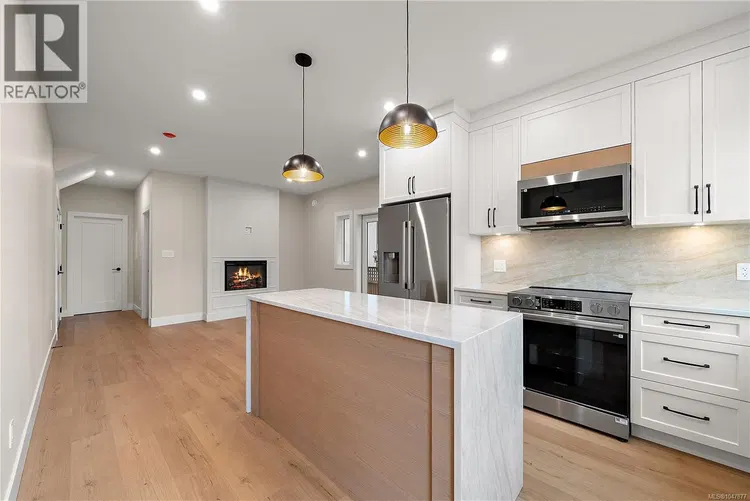 Photo 2 of 18 at #101 – 954 Preston Way