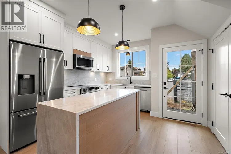 Photo 5 of 18 at #101 – 954 Preston Way