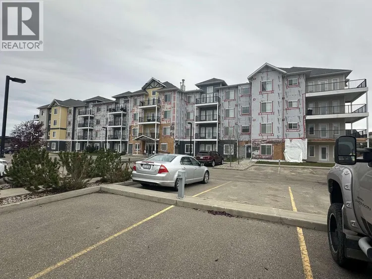 Photo 2 of 8 at #401 – 11203 105 Avenue