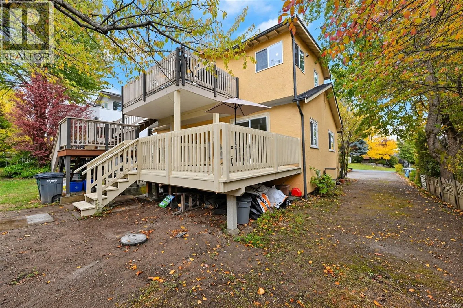 Photo 4 of 69 at 2834 Wyndeatt Avenue