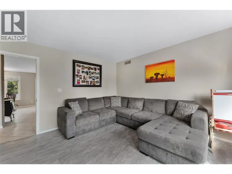 Photo 5 of 55 at 3772 Glenway Road