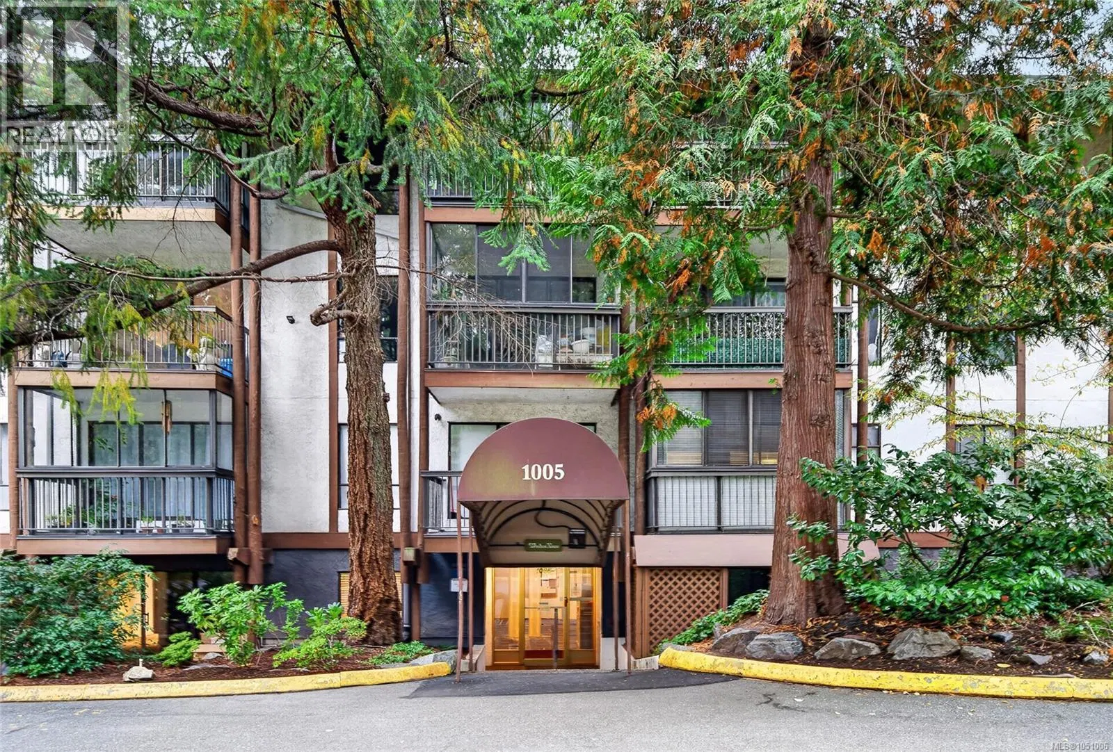 Photo 1 of 33 at #412 – 1005 McKenzie Avenue
