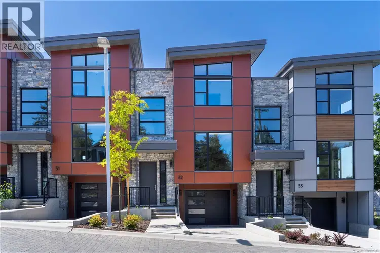 #32 – 4253 Dieppe Road