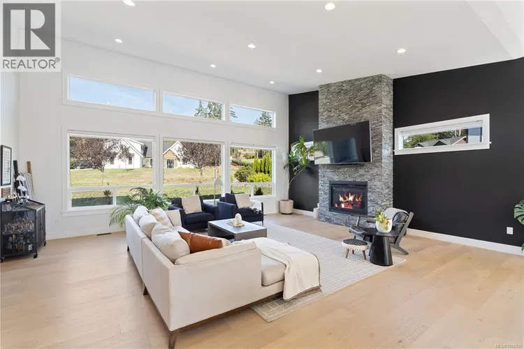 Photo 4 of 91 at 3205 Pinder Place