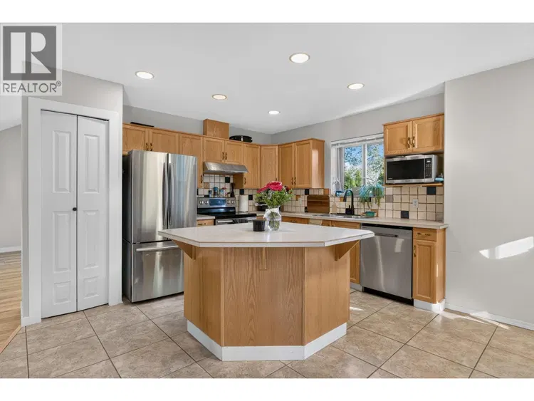 Photo 3 of 63 at 1759 Spruceglen Drive