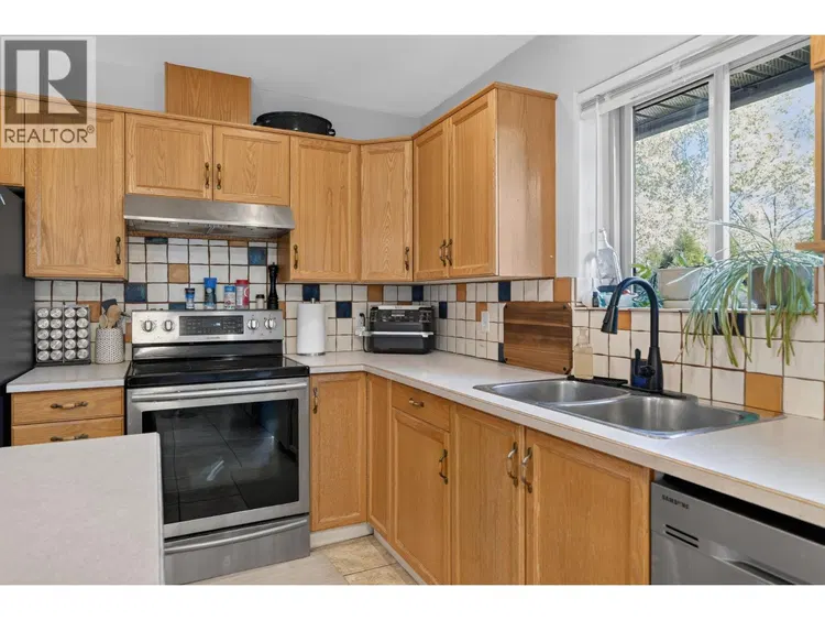 Photo 4 of 63 at 1759 Spruceglen Drive