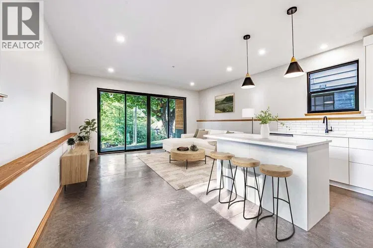 Photo 1 of 15 at #1 – 916 CARBONATE Street