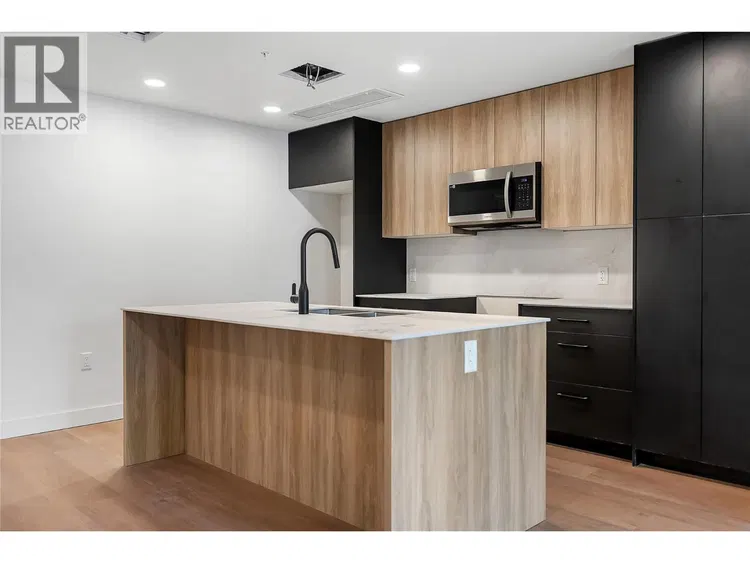 Photo 2 of 31 at #512 – 647 Clement Avenue