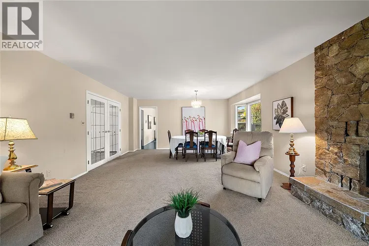 Photo 4 of 32 at 3998 Hopesmore Drive