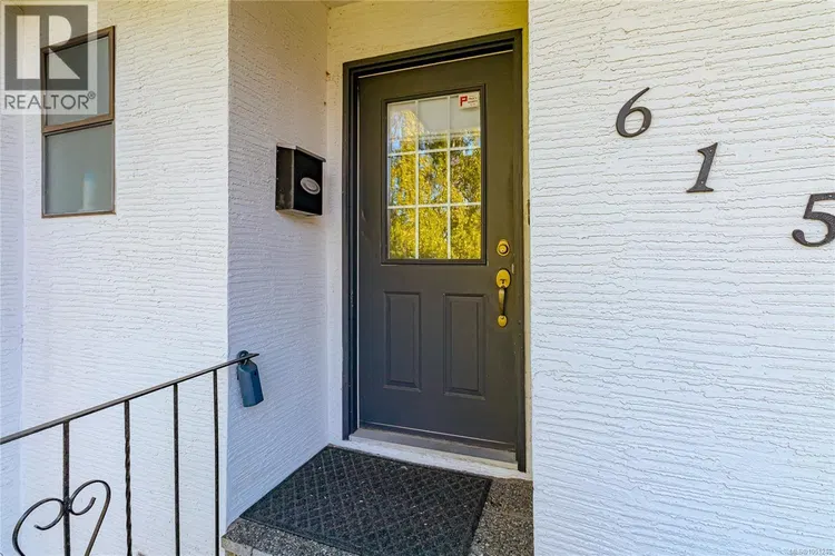 Photo 2 of 42 at 615 Sturdee Street