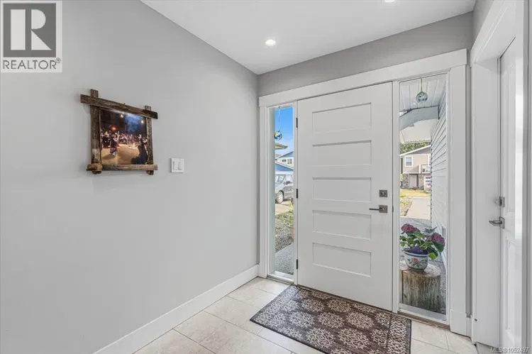 Photo 3 of 34 at 404 10th Street