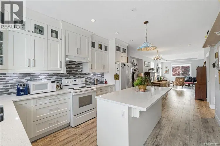 Photo 5 of 34 at 404 10th Street