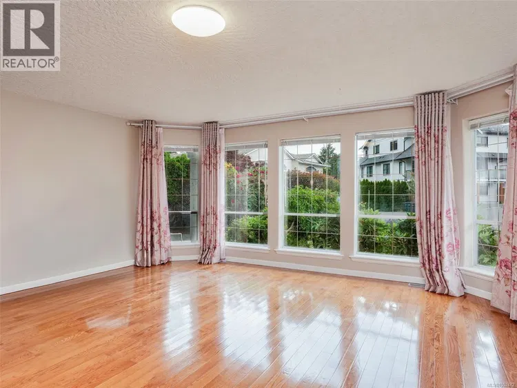 Photo 3 of 34 at 1395 Epsom Close