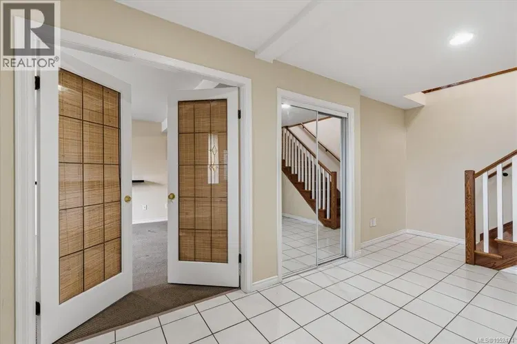 Photo 3 of 39 at 6439 Nidri Place