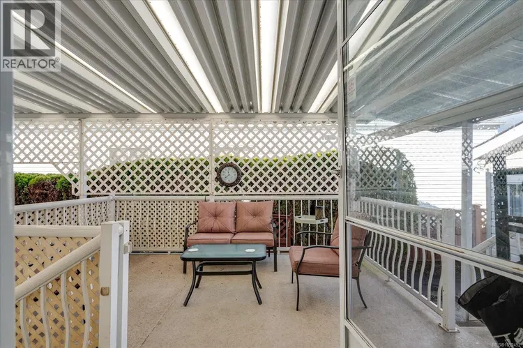 Photo 5 of 10 at 1839 Valley Oak Drive