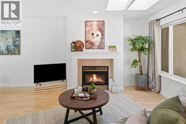 Photo 5 of 34 at #9 – 850 Arbutus Street