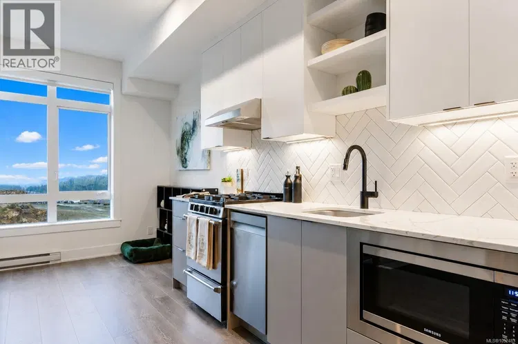 Photo 3 of 52 at #205 – 1114 Samar Crescent