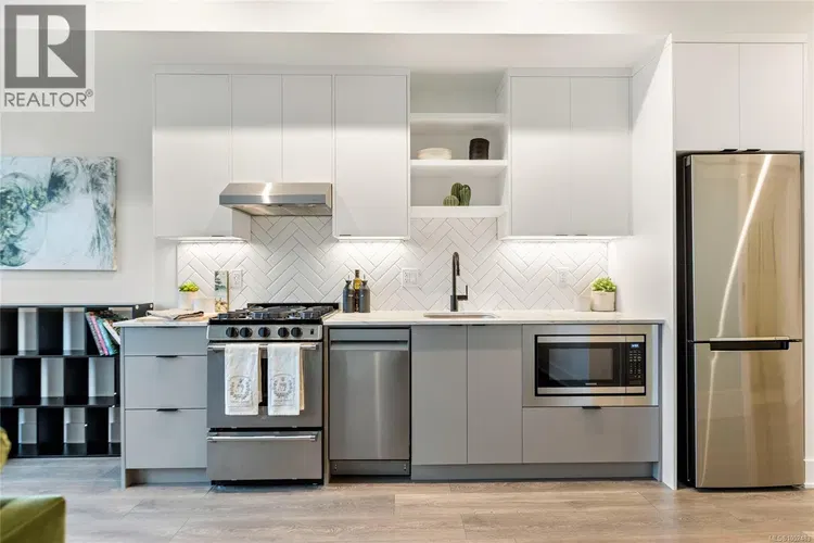 Photo 4 of 52 at #205 – 1114 Samar Crescent