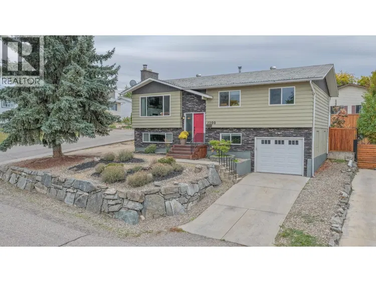 Photo 2 of 51 at 1200 28th Avenue