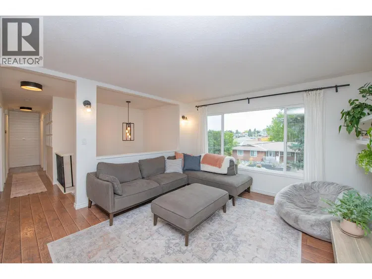 Photo 5 of 51 at 1200 28th Avenue
