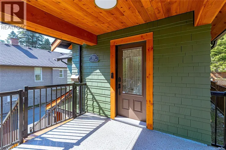 Photo 3 of 46 at 1232 Effingham Street