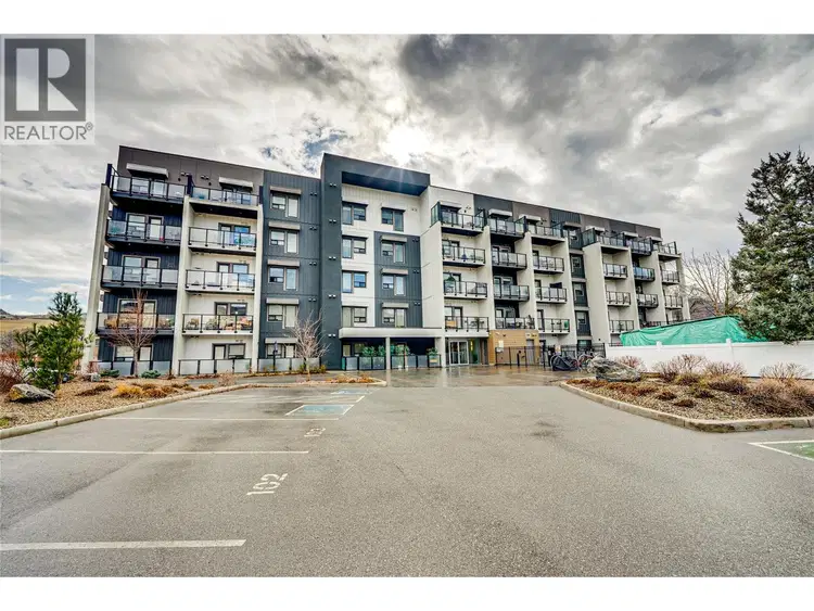 #321 – 2555 Lakeshore Road