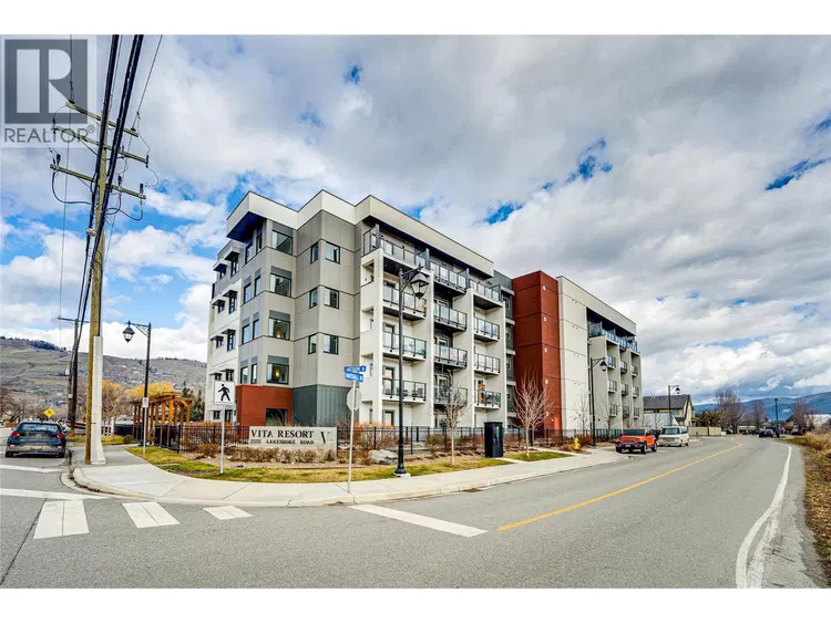 Photo 2 of 33 at #321 – 2555 Lakeshore Road