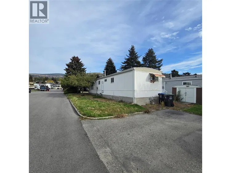 Photo 3 of 13 at #16 – 197 Dauphin Avenue