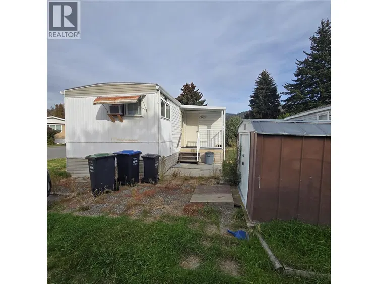 Photo 4 of 13 at #16 – 197 Dauphin Avenue