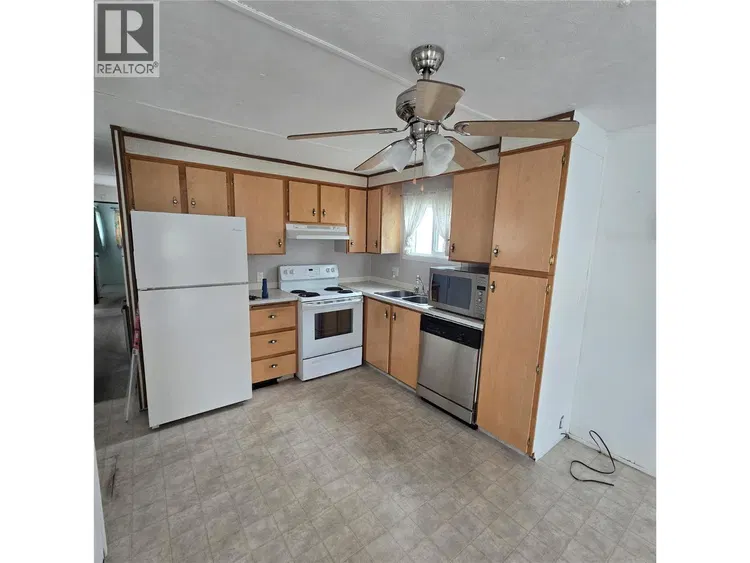 Photo 5 of 13 at #16 – 197 Dauphin Avenue