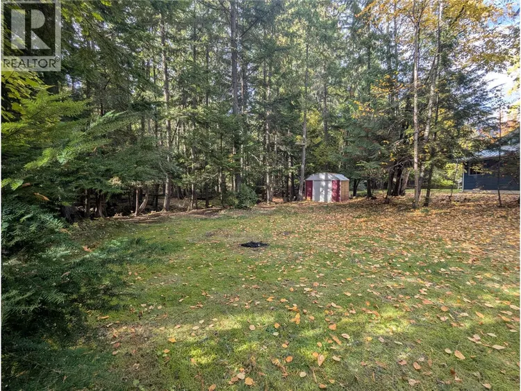 Photo 3 of 21 at 2373 Hillen Crescent
