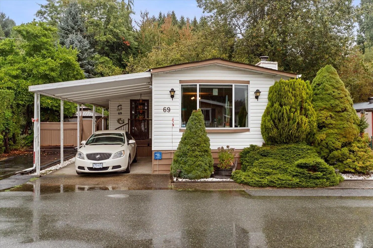 Photo 2 of 36 at #69 – 3300 Horn Street