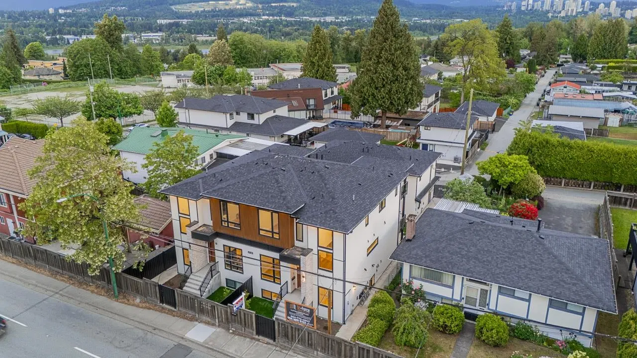 Photo 3 of 36 at #2 – 6740 Canada Way