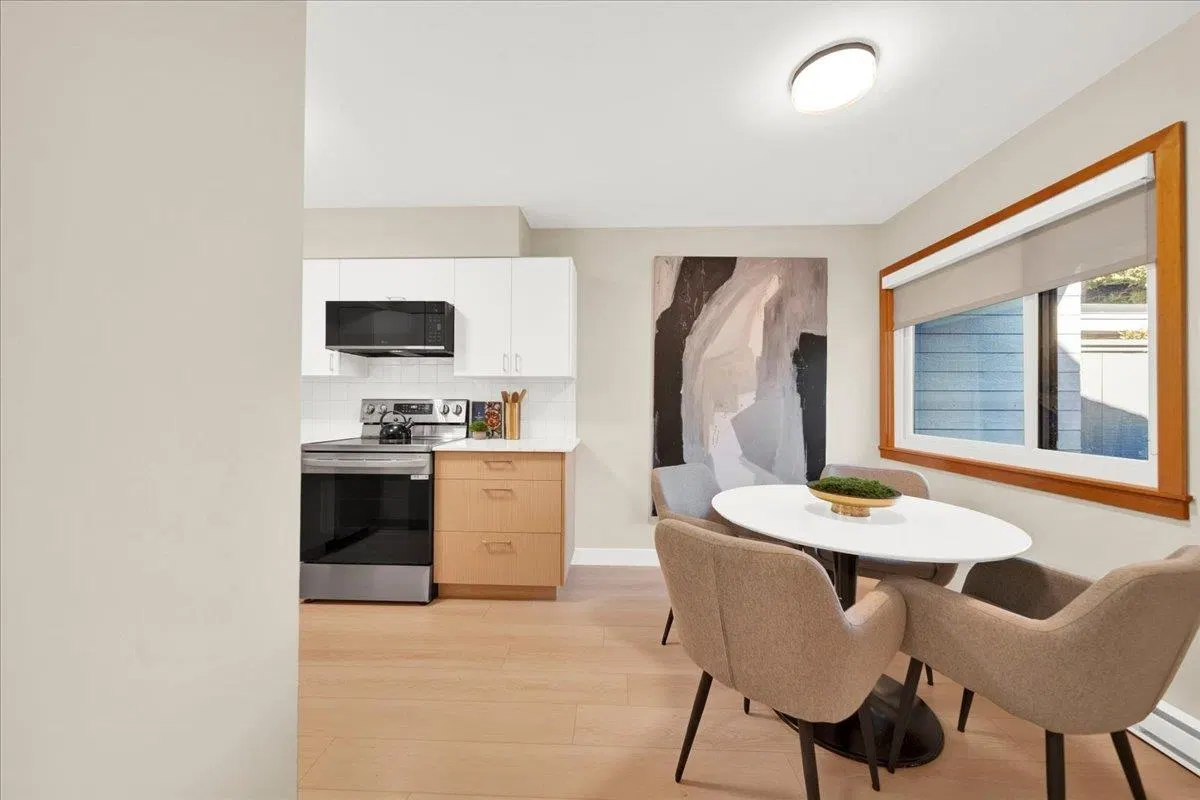 Photo 3 of 10 at #12 – 3851 Blundell Road