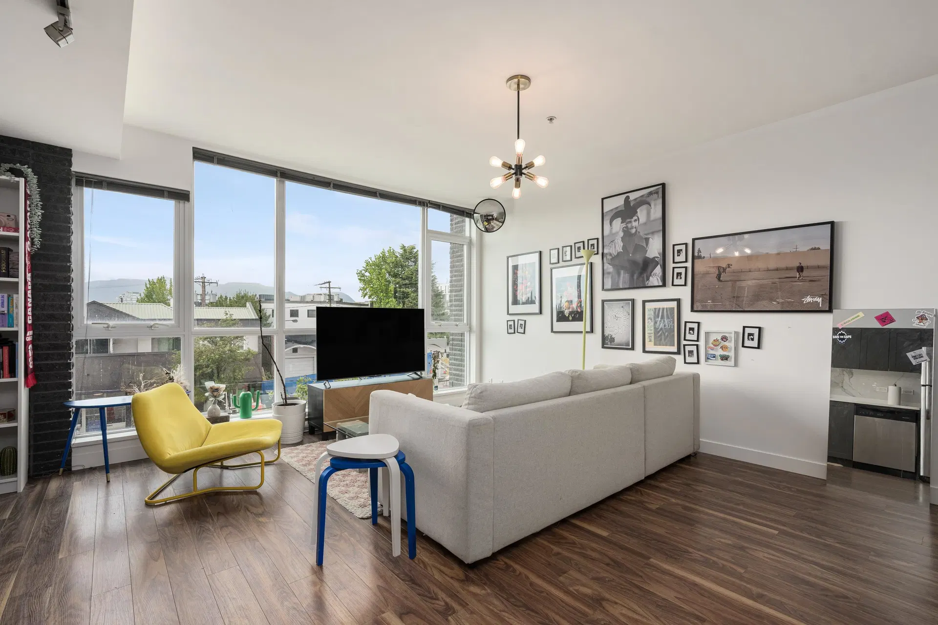 #208 – 2511 Quebec Street