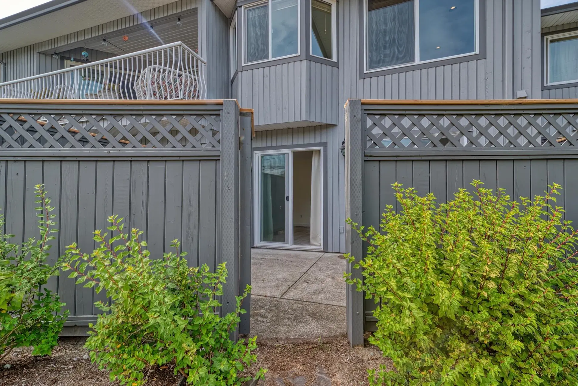Photo 4 of 40 at #29 – 5761 Wharf Avenue