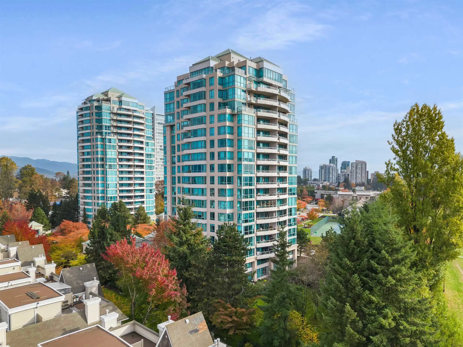 #203 – 6622 Southoaks Crescent