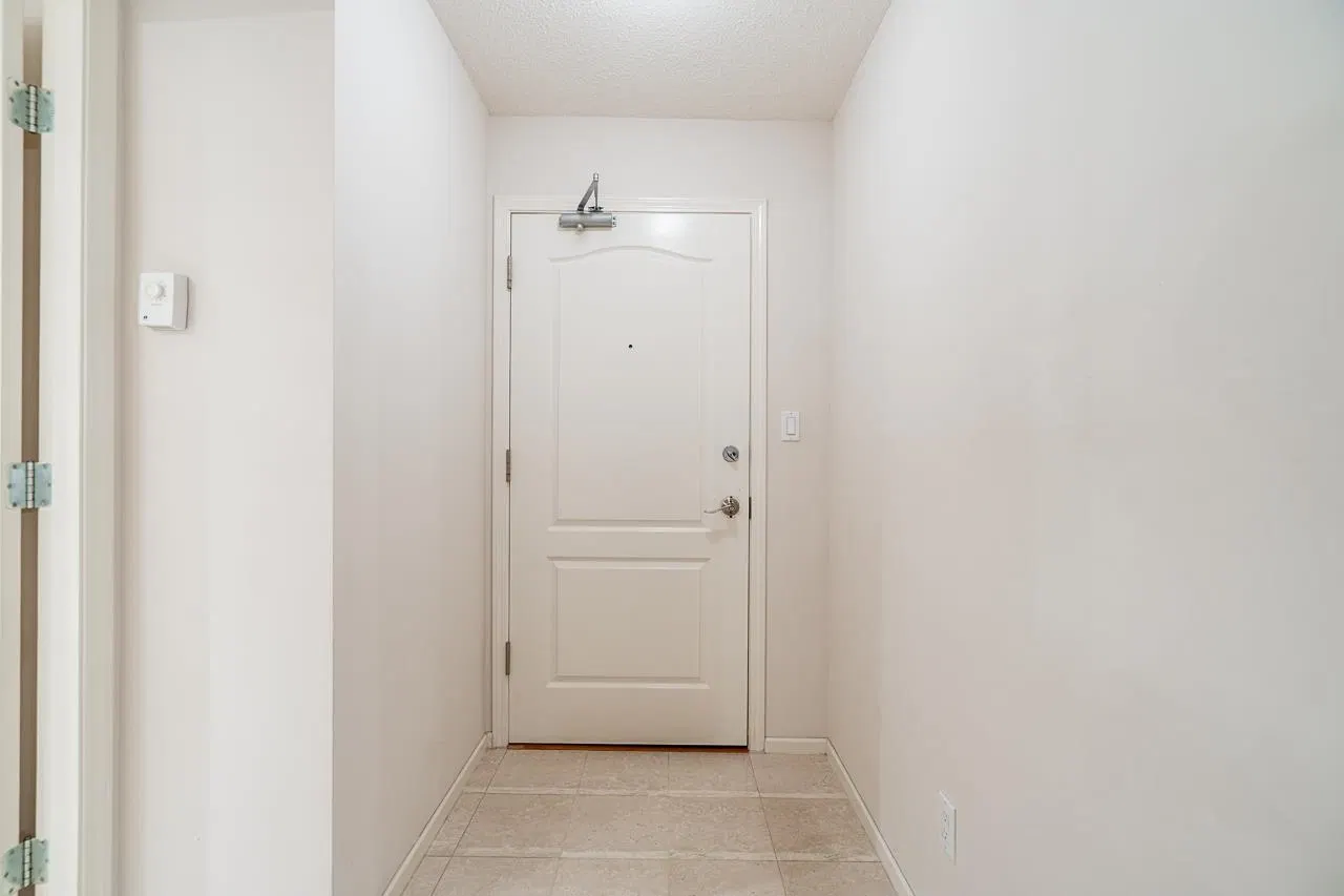 Photo 4 of 40 at #203 – 6622 Southoaks Crescent