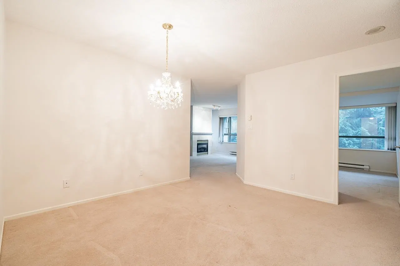 Photo 5 of 40 at #203 – 6622 Southoaks Crescent