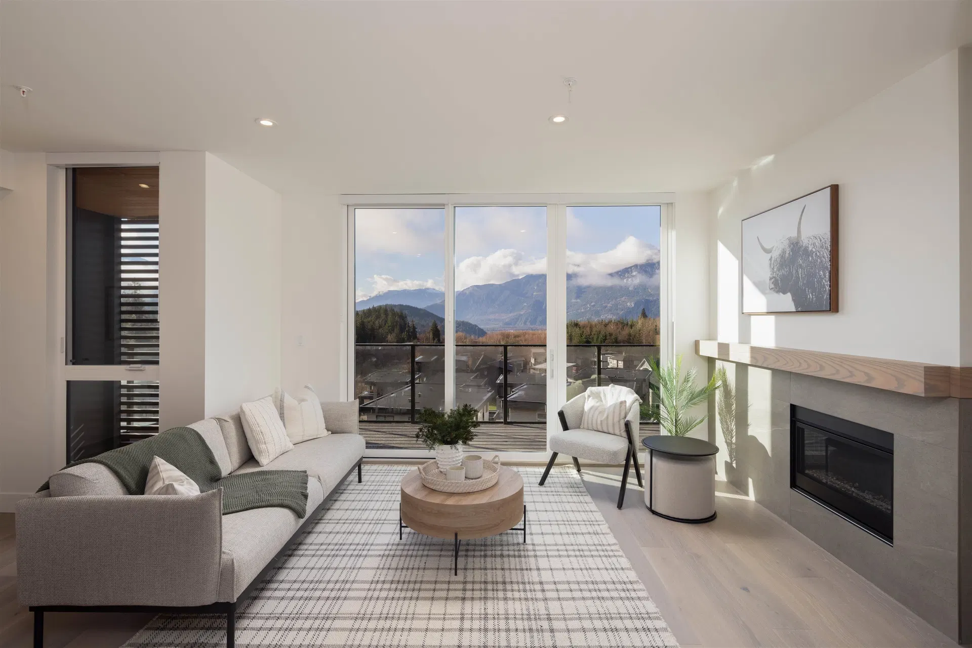 Photo 1 of 34 at #101 – 3405 Mamquam Road
