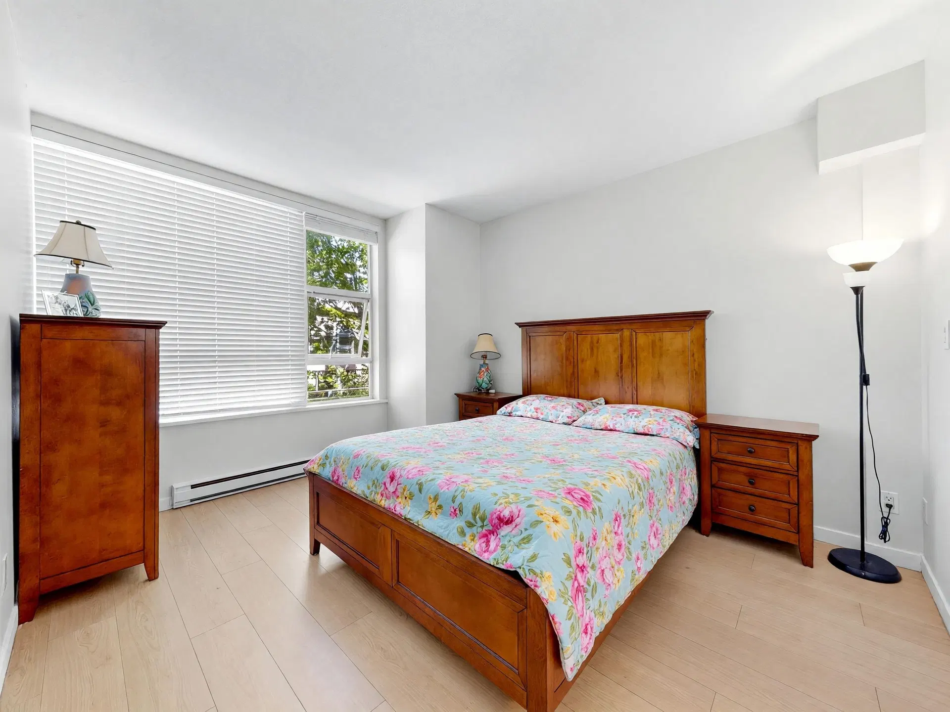 Photo 5 of 14 at 8268 Saba Road