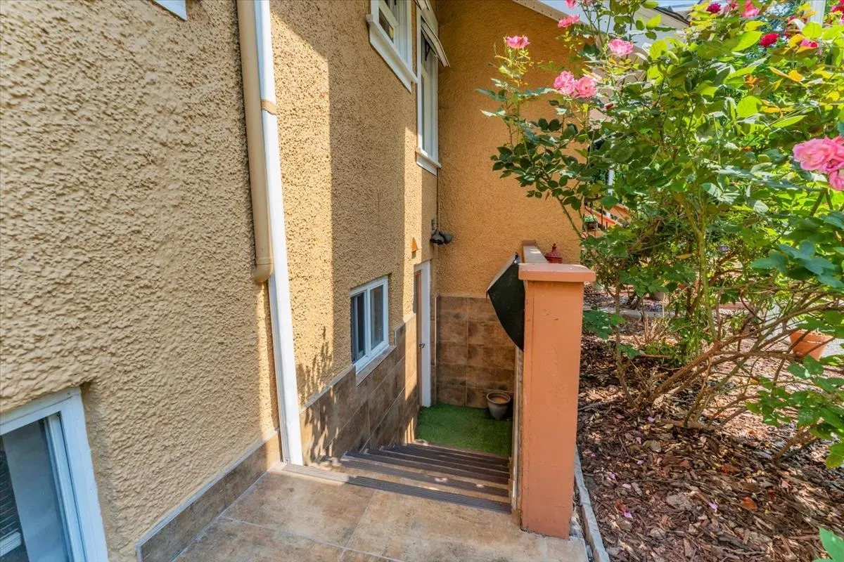 Photo 2 of 20 at 1476 W 33rd Avenue