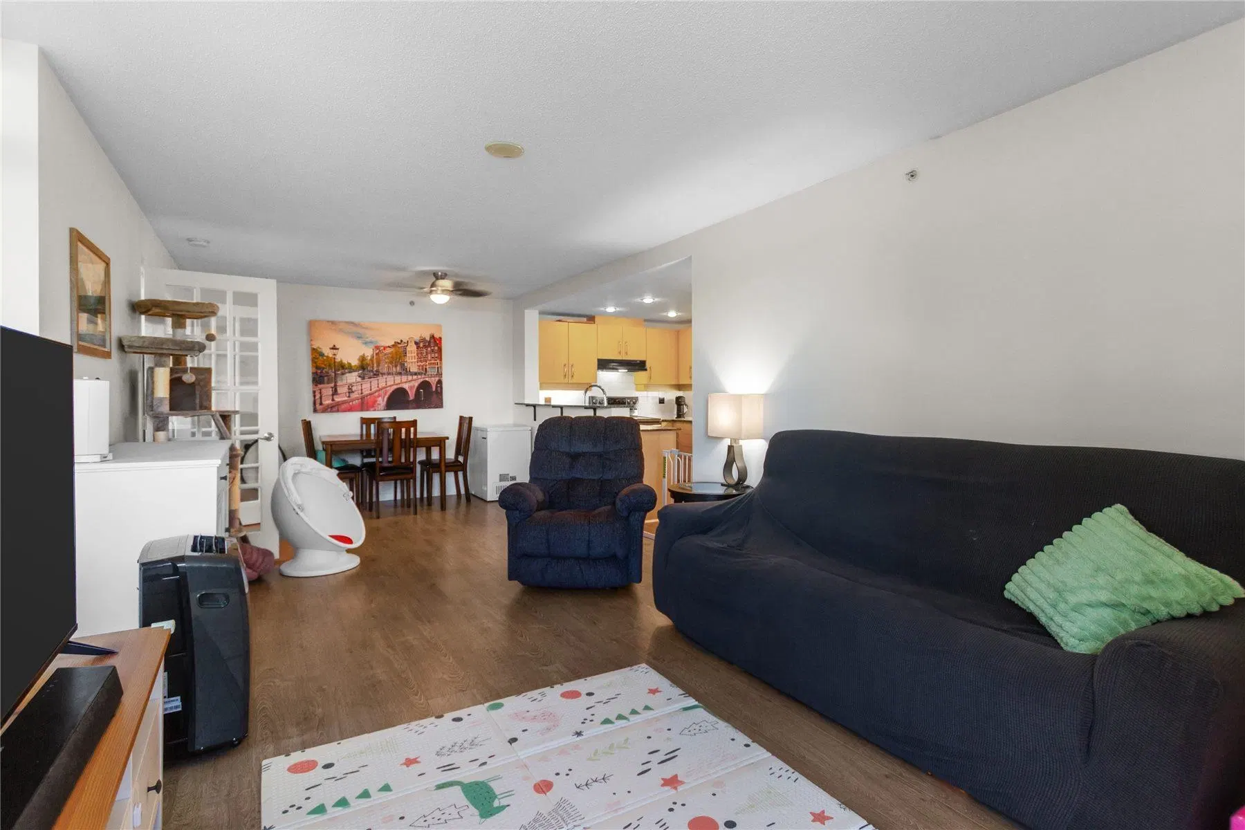 Photo 5 of 21 at #307 – 9298 University Crescent
