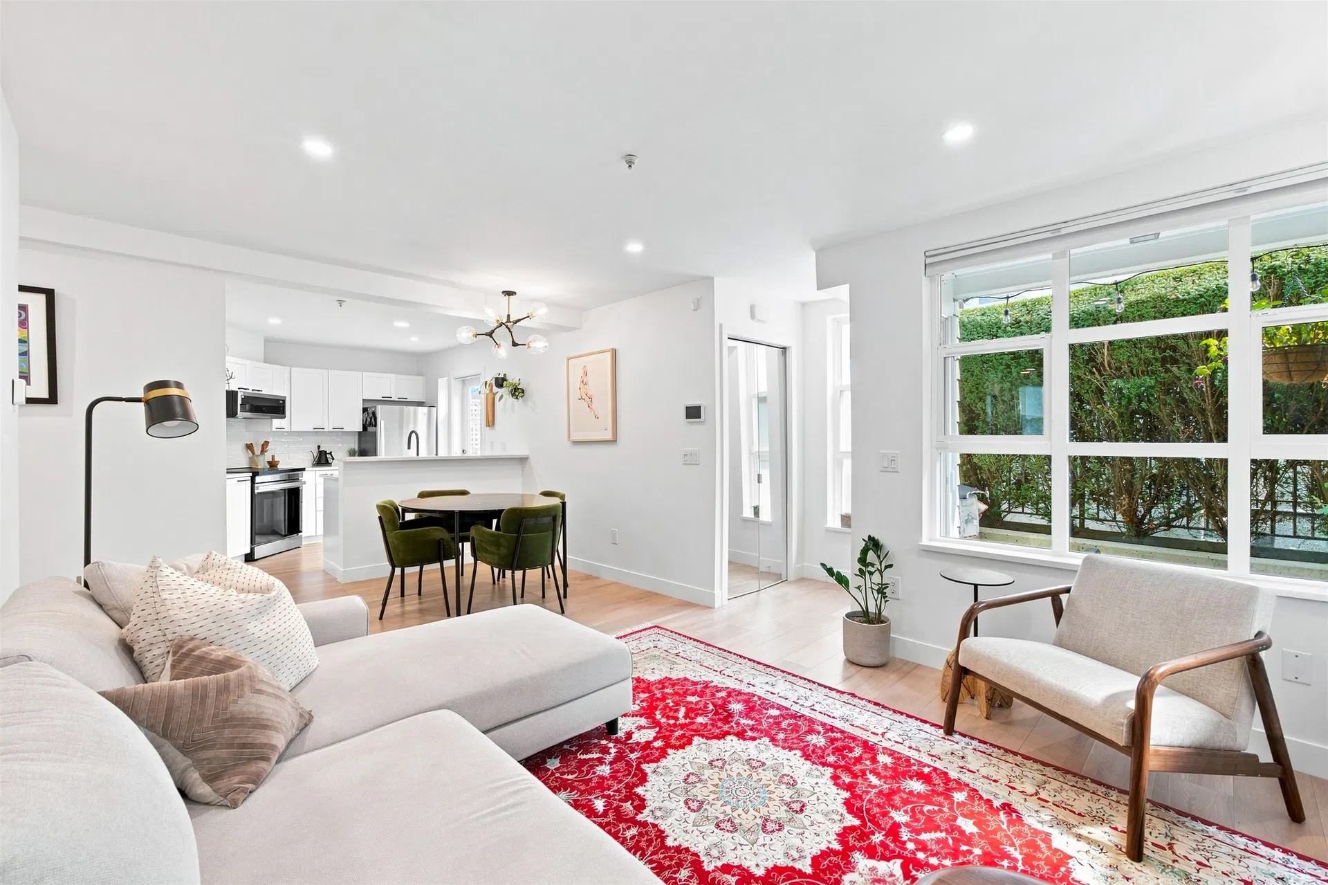 Photo 1 of 31 at #101 – 657 W 7th Avenue