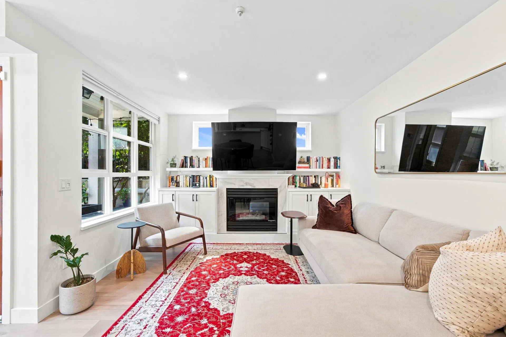 Photo 5 of 31 at #101 – 657 W 7th Avenue