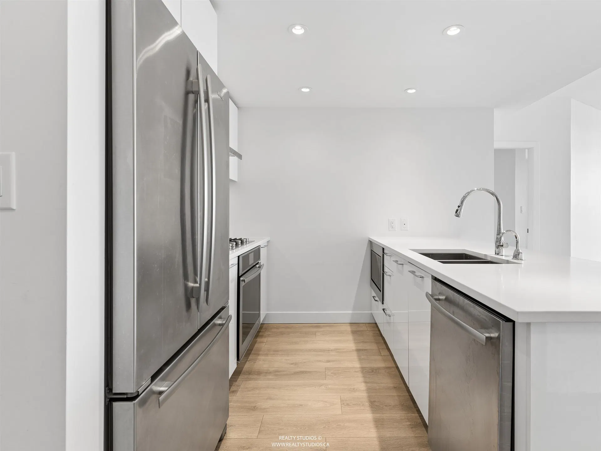 Photo 4 of 38 at #701 – 3557 Sawmill Crescent