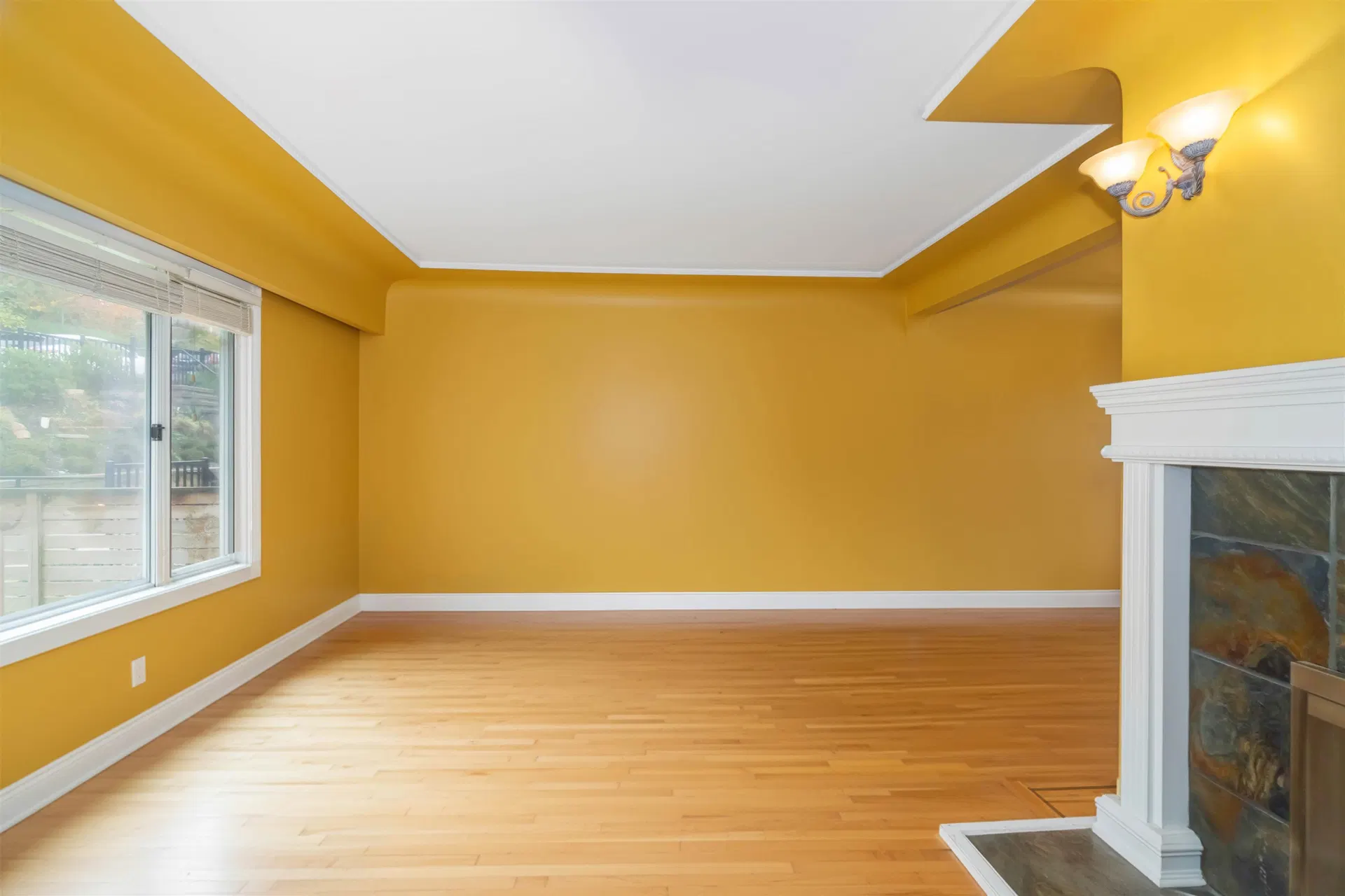 Photo 5 of 40 at 4037 Nithsdale Street
