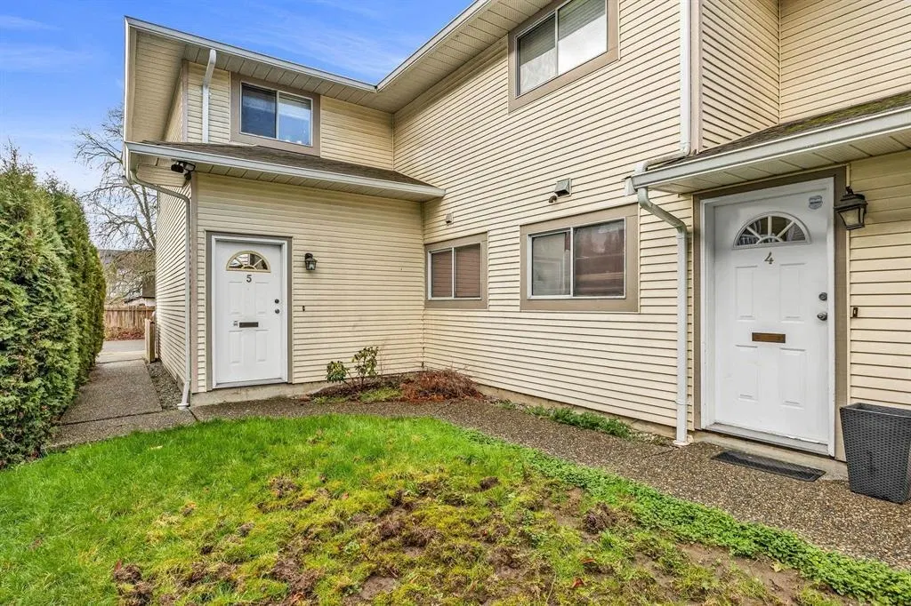 Photo 2 of 25 at #4 – 19690 56 Avenue