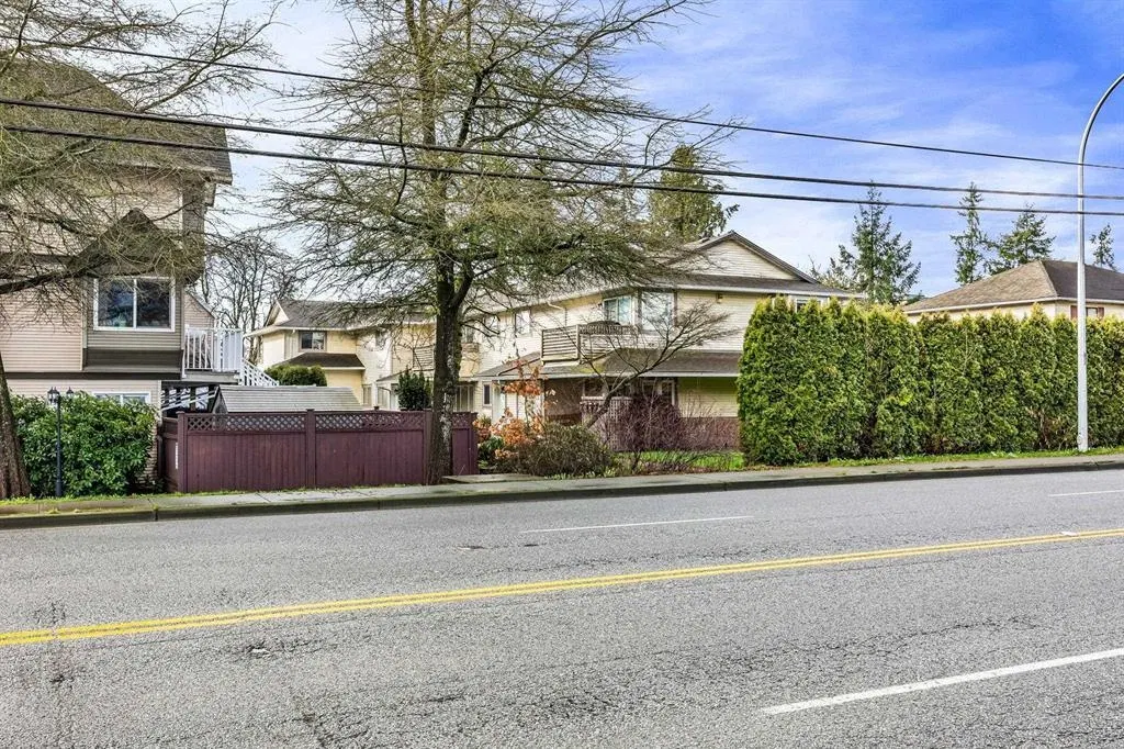 Photo 3 of 25 at #4 – 19690 56 Avenue